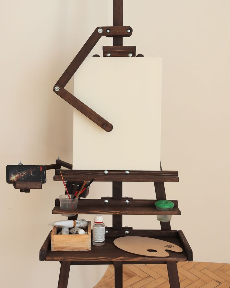 Premium Brown Wooden Art Stand - Isarttools